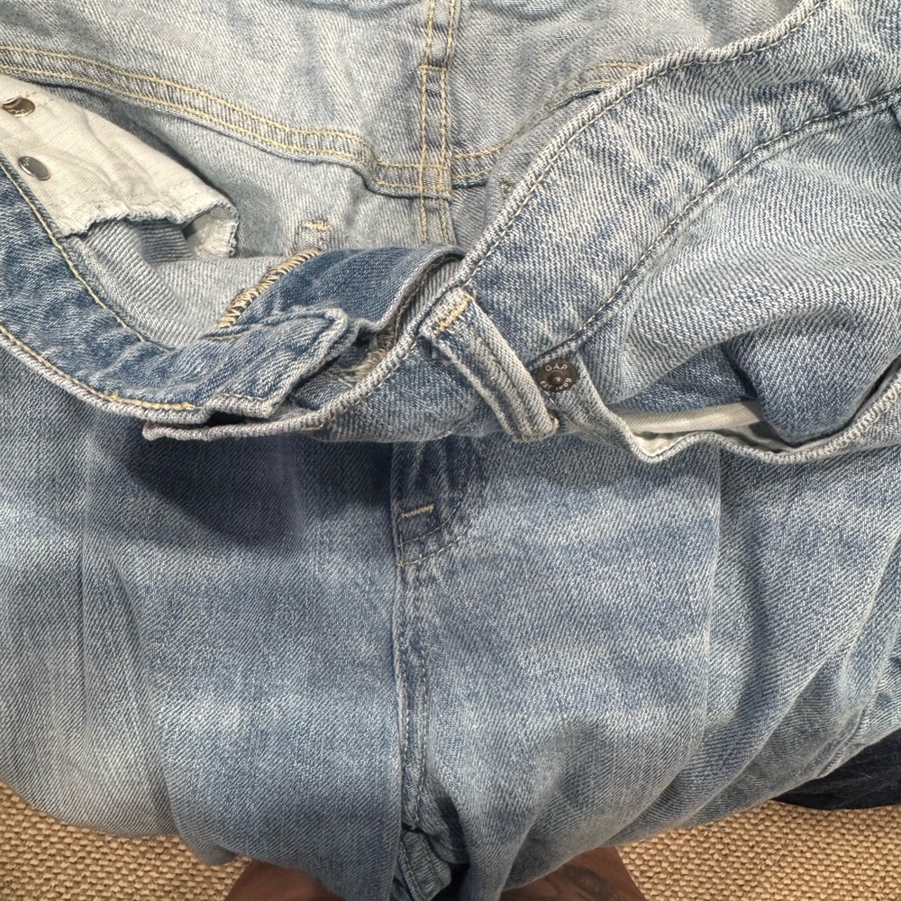 GAP Light Blue Relaxed Jeans - Picture 5 of 5